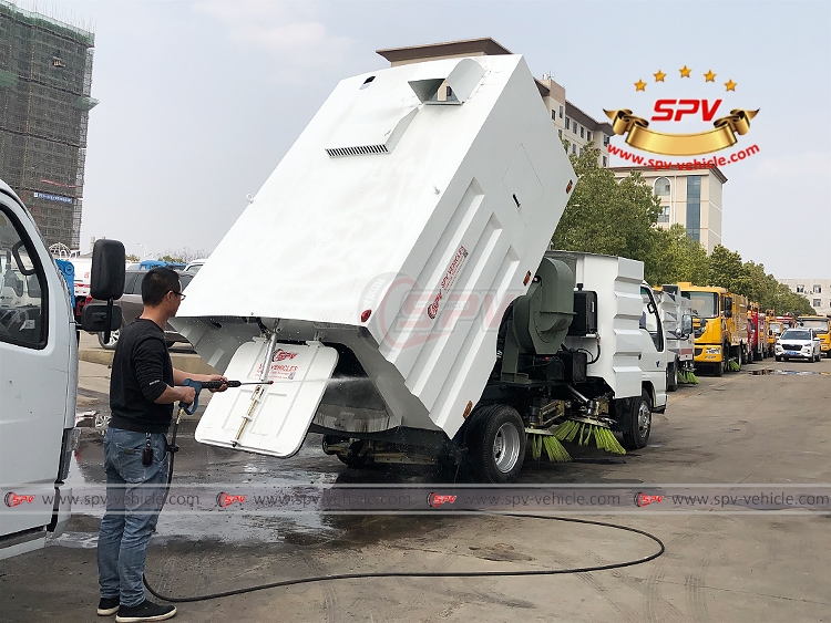 Road Sweeper Truck ISUZU - 2 Road Sweeper Truck ISUZU - 2
